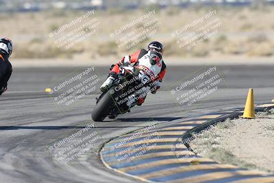 media/Dec-01-2025-Moto Forza (Mon) [[2daa91e15f]]/1-Advanced Group/Session 2 Turn 11 Backside/